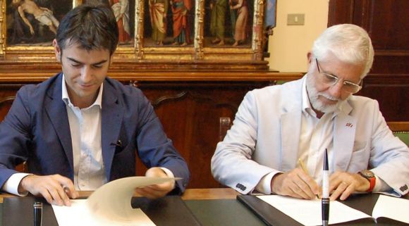 Massimo Zedda e Salvatore Plaisant durante la firma del Protocollo d'Intesa