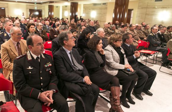 L'assessore Barbara Argiolas alla presentazione del Calendario Esercito Italiano 2014