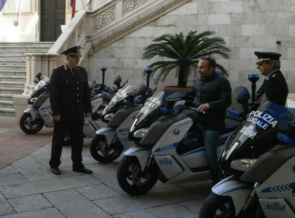 Gli scooter elettrici acquistati per la Polizia Municipale di Cagliari