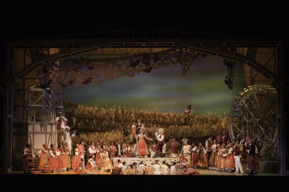 L'elisir d'amore di Gaetano Donizetti atto II, scena prima 2009 - foto Priamo Tolu