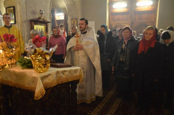 Momento della Liturgia Cagliari Padre Mikhail Povaliaev