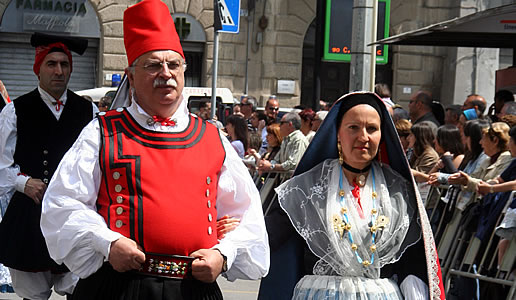 Costumi della Sardegna in sfilata alla Festa di Sant'Efisio