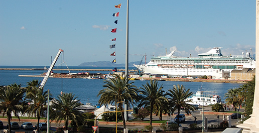 "Indipendence of the Seas"  nel porto di Cagliari